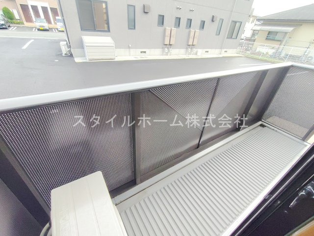 ユトリロ牛川のバルコニー