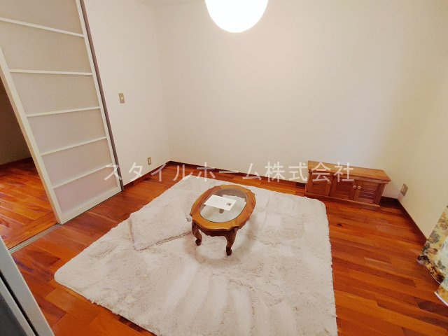 ユトリロ牛川の居間・リビング