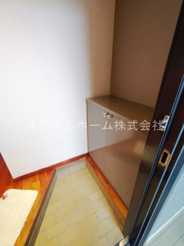 ユトリロ牛川の玄関