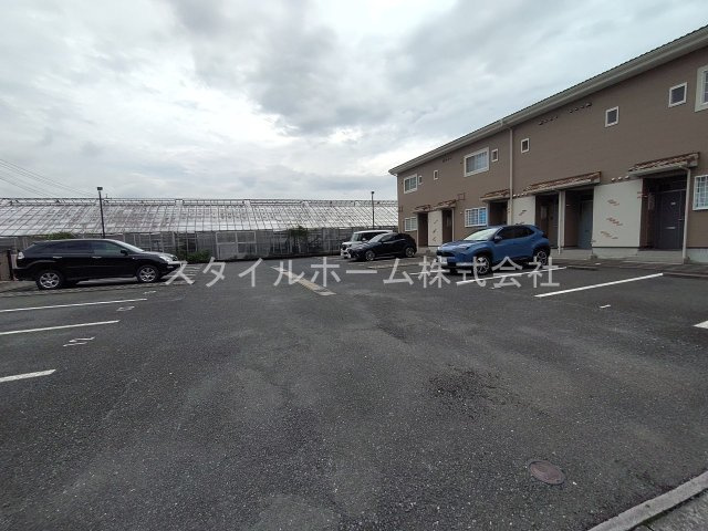 フレグラントパルCの駐車場