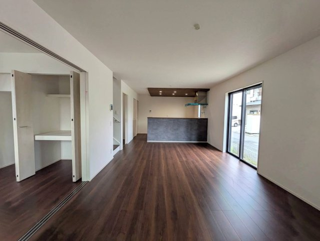 岡山市南区福島2丁目  1期③号棟の居間・リビング|◆LDKは広々18.0帖！ご家族でゆったり過ごせます。