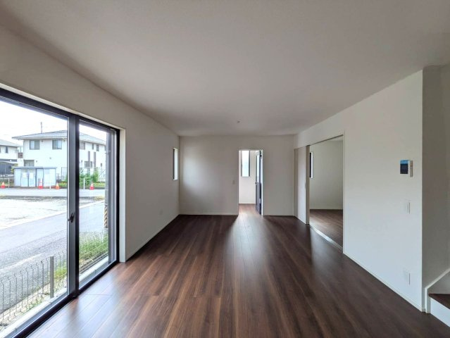 岡山市南区福島2丁目  1期③号棟の居間・リビング|◆別角度からのLDKの様子です。