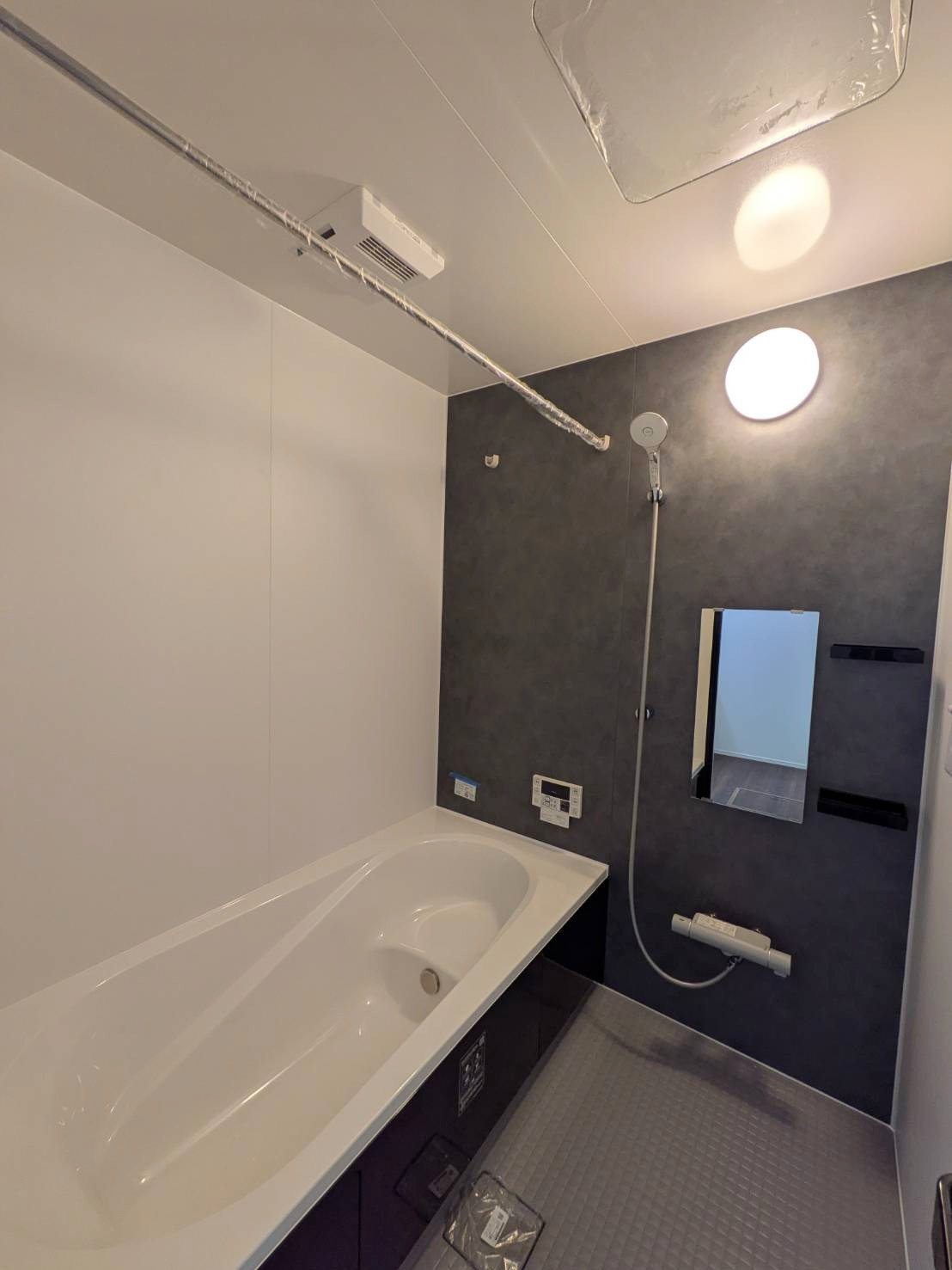 岡山市南区福島2丁目  1期③号棟の浴室|◆雨の日の洗濯や寒い日に大活躍の浴室換気乾燥暖房機付き！