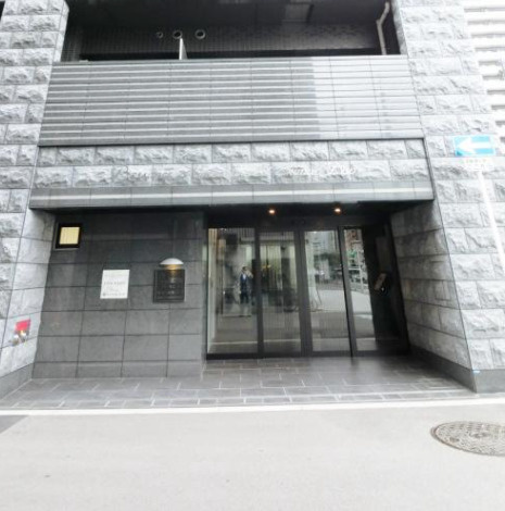 プレサンス松屋町駅前デュオのエントランス