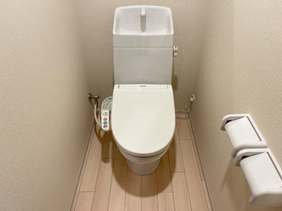 【トイレ】 | エルデ | シャワー付トイレ