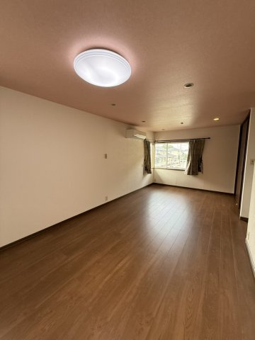 岩出市中島・中古戸建・114688の洋室