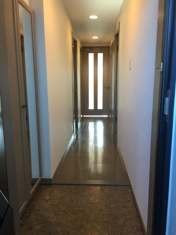 プラスワン芦屋の玄関|明るい玄関です