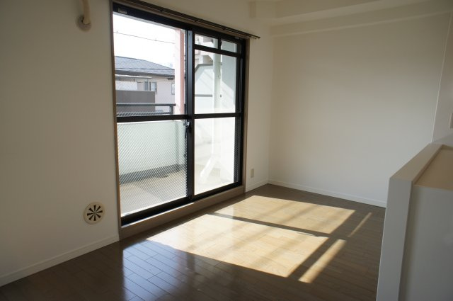 プラスワン芦屋の内装|こちらの居間で趣味の時間をお楽しみください