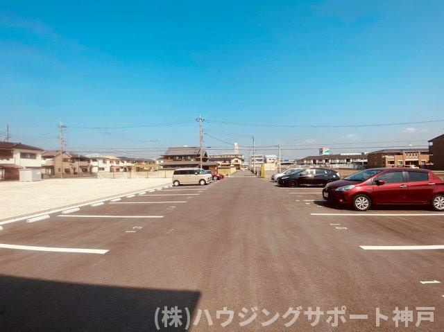 アルコバレーノⅧの駐車場