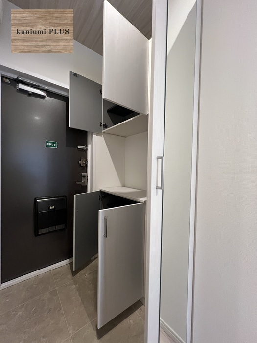 京橋南コーポ1号棟の玄関