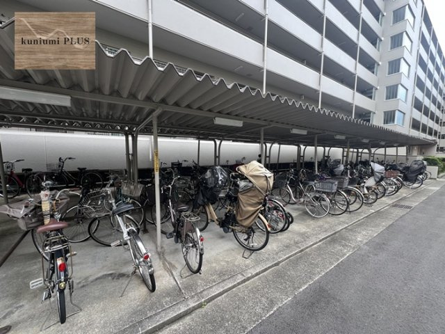 京橋南コーポ1号棟の駐輪場