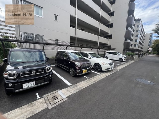 京橋南コーポ1号棟の駐車場