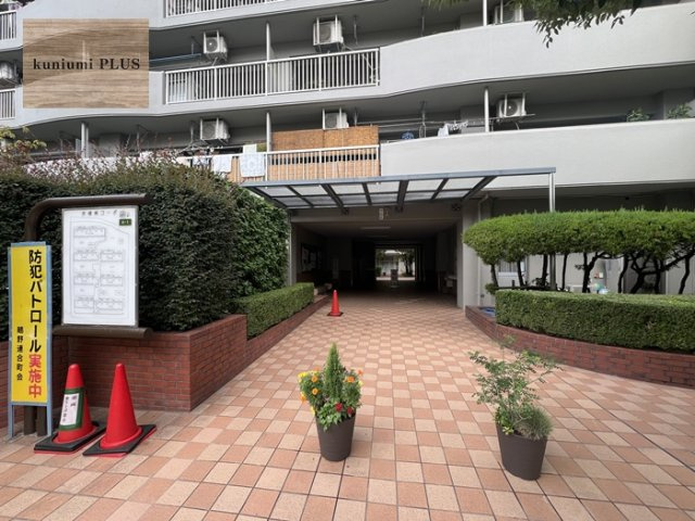 京橋南コーポ1号棟のエントランス