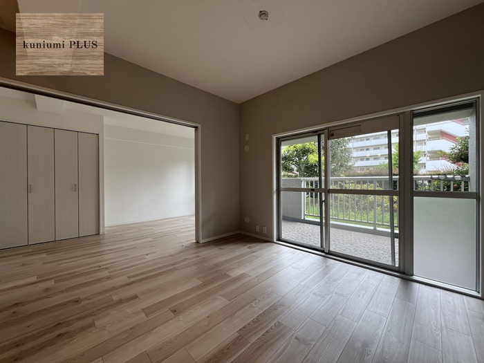 京橋南コーポ1号棟の居間・リビング