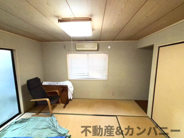 水泥町の中古のおうち　松山市水泥町中古戸建の和室|日本らしい落ち着いた雰囲気の和室です
