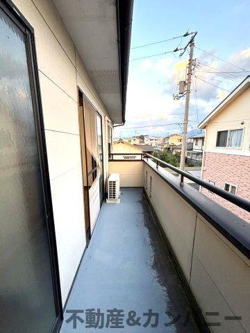 水泥町の中古のおうち　松山市水泥町中古戸建のバルコニー|陽当たり良好なバルコニーです