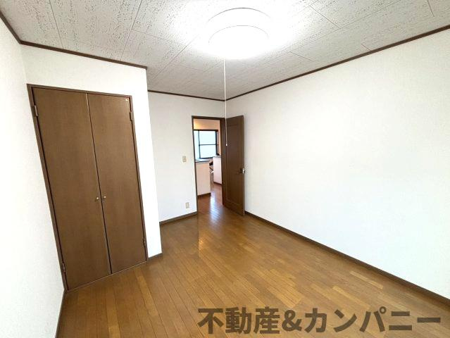 水泥町の中古のおうち　松山市水泥町中古戸建の洋室|きれいな洋室です