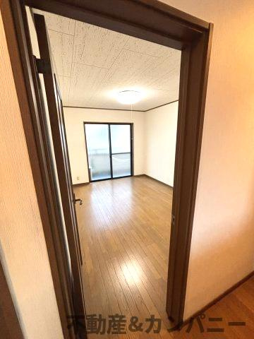 水泥町の中古のおうち　松山市水泥町中古戸建の洋室|スタンダードな洋室です
