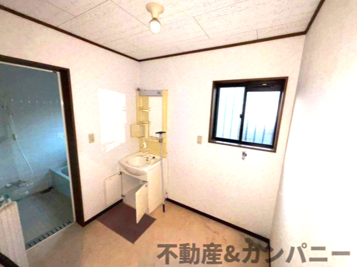 水泥町の中古のおうち　松山市水泥町中古戸建の脱衣所
