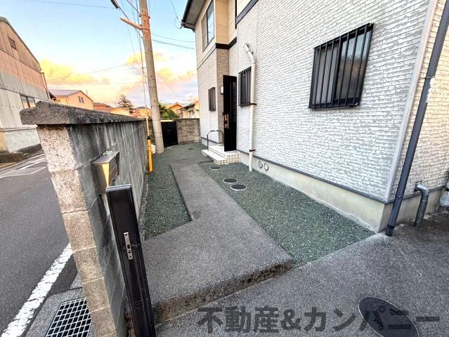 水泥町の中古のおうち　松山市水泥町中古戸建のエントランス