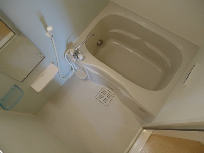 【浴室】 | カサ・デル・ソルＣ | コンパクトで使いやすいお風呂です