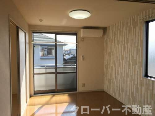 ルエスト B棟の居間・リビング