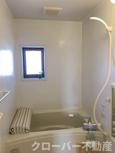 ルエスト B棟の浴室