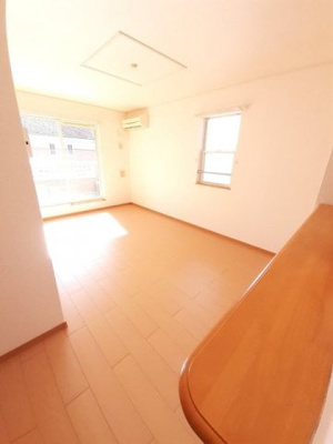 【居間・リビング】 | ネオ・グレイスＢ | こちらの居間で趣味の時間をお楽しみください