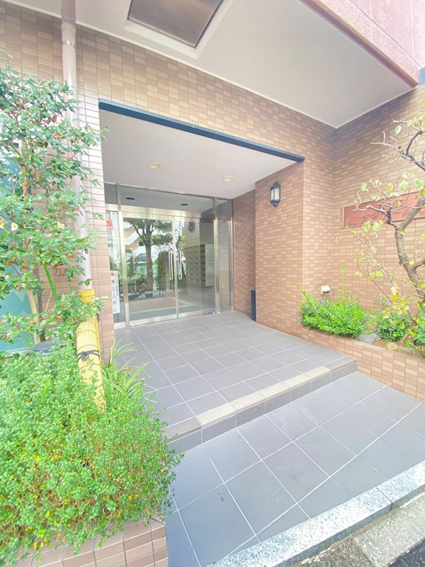 ＫＹＫガーデンホームズ若林のエントランス