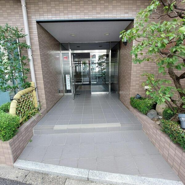 ＫＹＫガーデンホームズ若林のエントランス