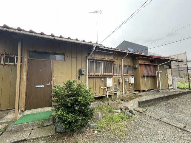落ち着いた雰囲気の外観です