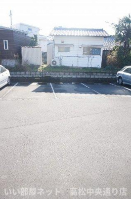 【駐車場】 | フローラＢ