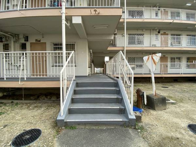 【エントランス】 | ビレッジハウス私部2号棟 | 清潔なエントランスです