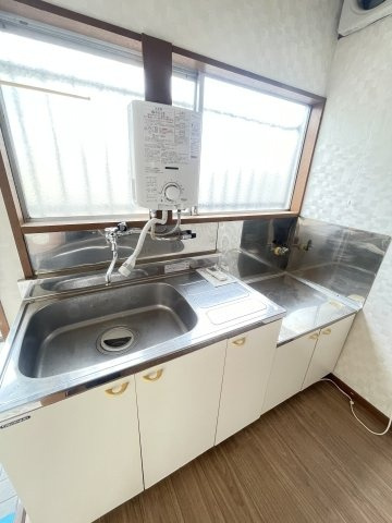 内装は落ち着いています