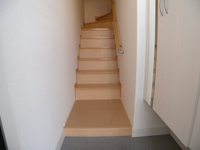 ヴィルヌーブサンティーエの玄関