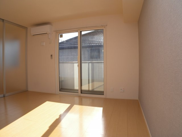 ヴィルヌーブサンティーエの居間・リビング