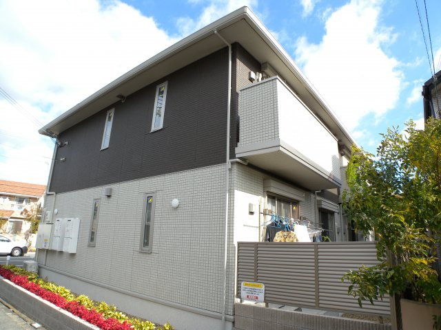 ヴィルヌーブサンティーエの外観