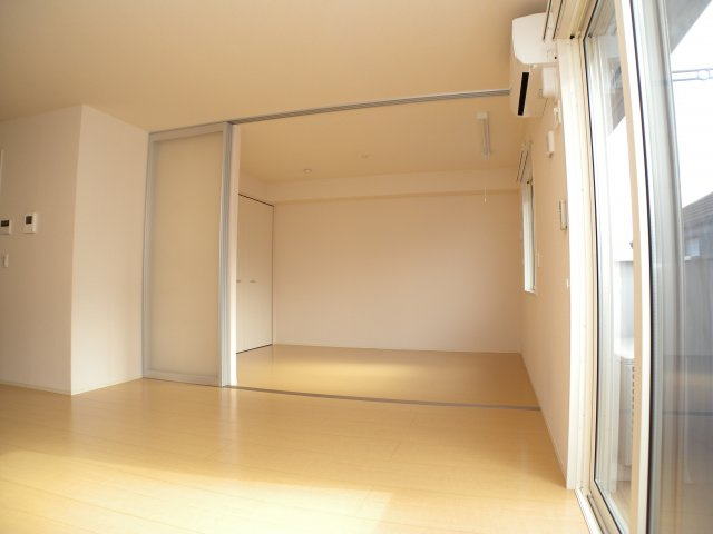 ヴィルヌーブサンティーエの居間・リビング