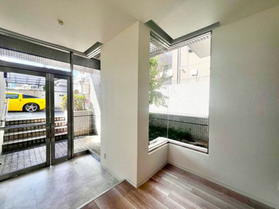 【駐車場】 | フィオーレ帝塚山 | 万代池公園まで徒歩６分！晴明丘中央公園まで徒歩６分！気軽な近さでお散歩コースやジョギングコースにもいいですね♪気分もリフレッシュされますよ♪