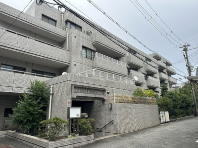 【外観】 | フィオーレ帝塚山 | 南海高野線「帝塚山」駅まで徒歩８分！阪堺電気軌道上町線「姫松」駅まで徒歩１分！毎日の通勤やお買い物に便利ですね♪忙しい朝や遅い帰宅時にも安心です！