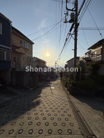 【周辺】 | 小田急小田原線「座間」駅から徒歩16分◎　　　　　　　　　　　　
まとめ買いに便利な”コストコ座間店”まで車で12分♪
