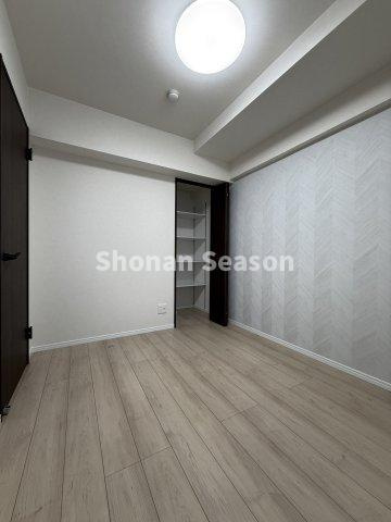 【洋室】 | オートロック付きでセキュリティ面でも安心してお住まいいただけます。