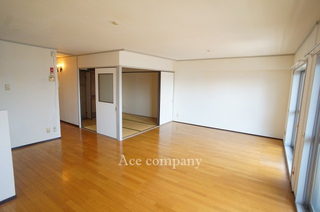 【居間・リビング】の画像