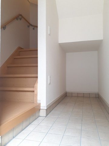 クリサンセマムの玄関|広いタタキで利用価値あり