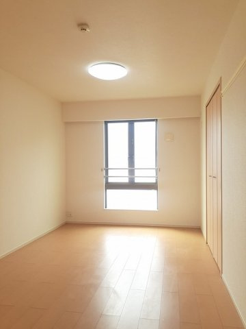 クリサンセマムの洋室|洋室６帖