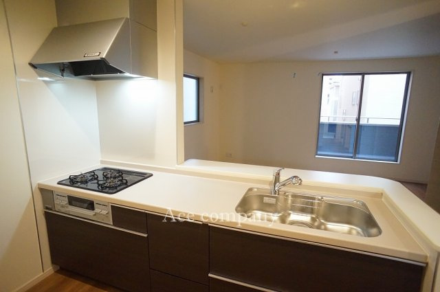 【キッチン】 | 平野区加美鞍作3丁目　【4号棟/全4棟】 | 浄水器付きのシステムキッチンです☆
