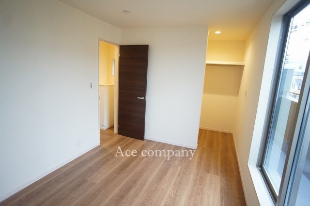 【子供部屋】 | 平野区加美鞍作3丁目　【4号棟/全4棟】 | 【3階：洋室6帖】ウォークインクローク完備です♪
