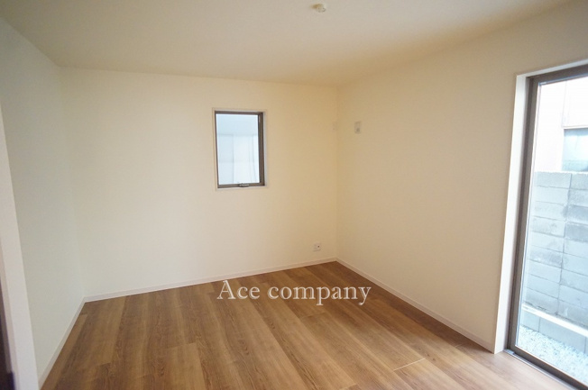 【寝室】 | 平野区加美鞍作3丁目　【4号棟/全4棟】 | 【1階：ストレージルーム7.75帖】ガーデニングスペースに出入りできます☆