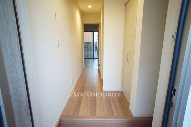 【玄関】 | 平野区加美鞍作3丁目　【4号棟/全4棟】 | 人感センサー照明付きです☆