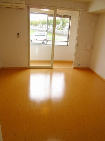 ホ－プ　プレイスの居間・リビング